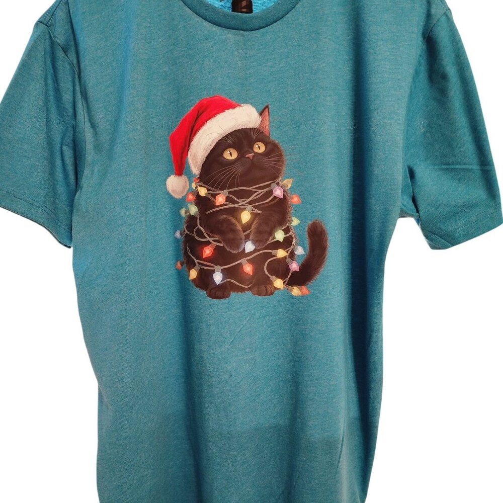 Black Cat Christmas Lights T-Shirt – Cute Holiday Kitty Santa Hat Tee – Funny Fe